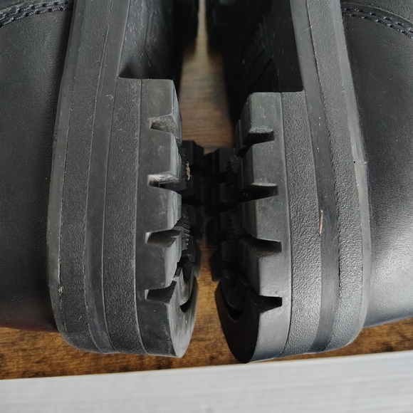 Cougar Black Winter Boots with Textured Upper and Chunky Sole - Picture 16 of 17